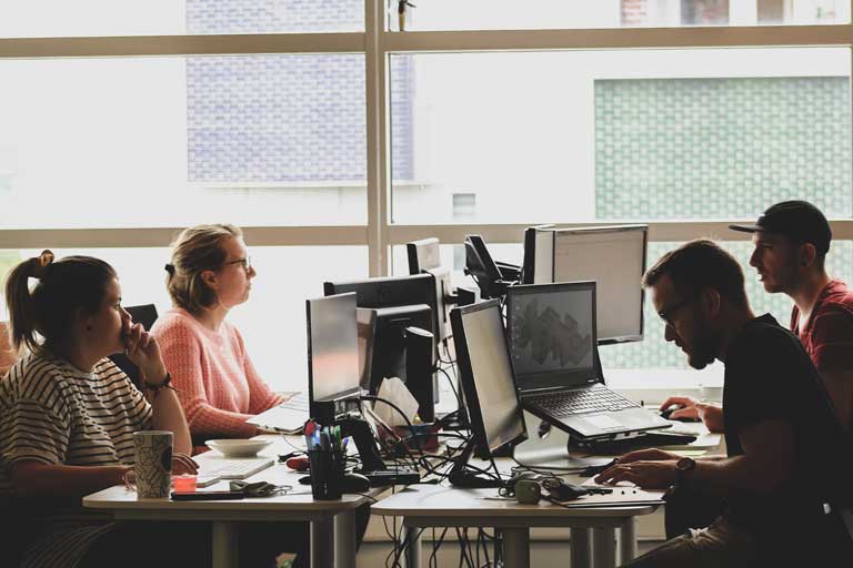 Conheça três profissões em alta no mercado de trabalho. Estudar para Mudar